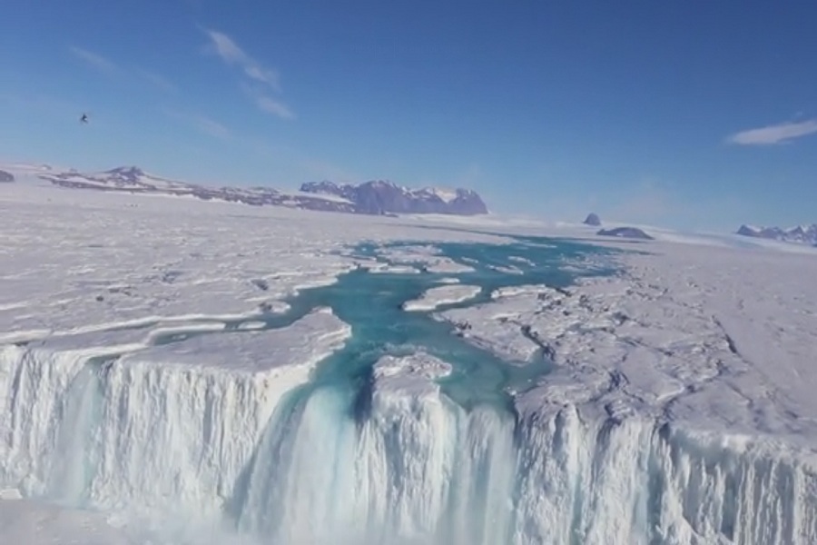 of cycle water parts Of Streams In River And Discovery Lakes Antarctica